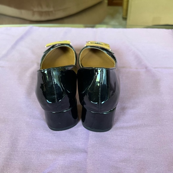 Never worn!!! Gorgeous Black patent leather with gold buckle and red bottom. - Picture 5 of 8